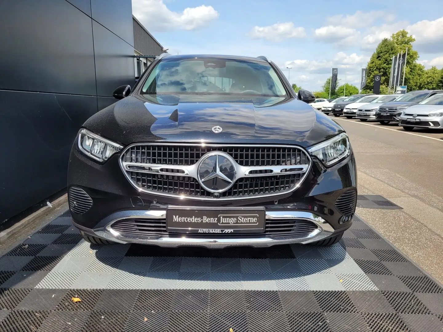 Mercedes-Benz GLC 200 GLC 200 4MATIC Avantgarde Advanced Plus+AHK+MBUX Schwarz - 2