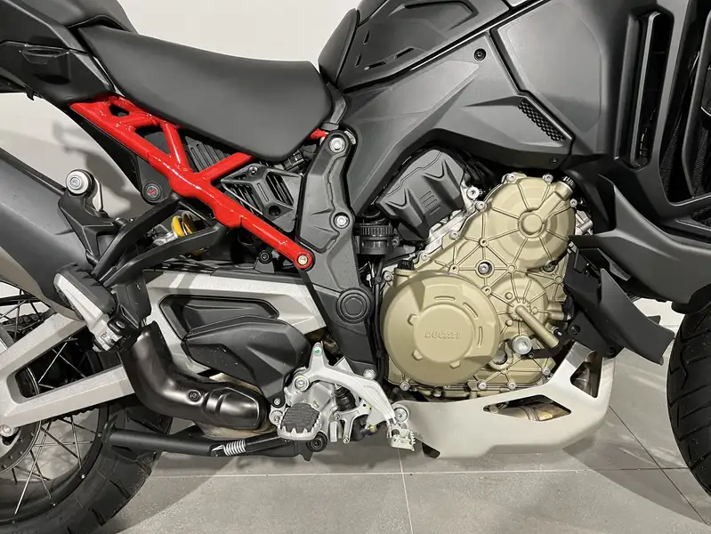 Ducati Multistrada V4 - foto 2
