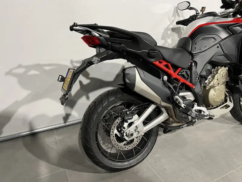 Ducati Multistrada V4 - foto 5