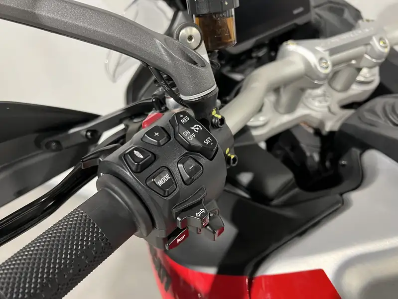 Ducati Multistrada V4 - foto 7
