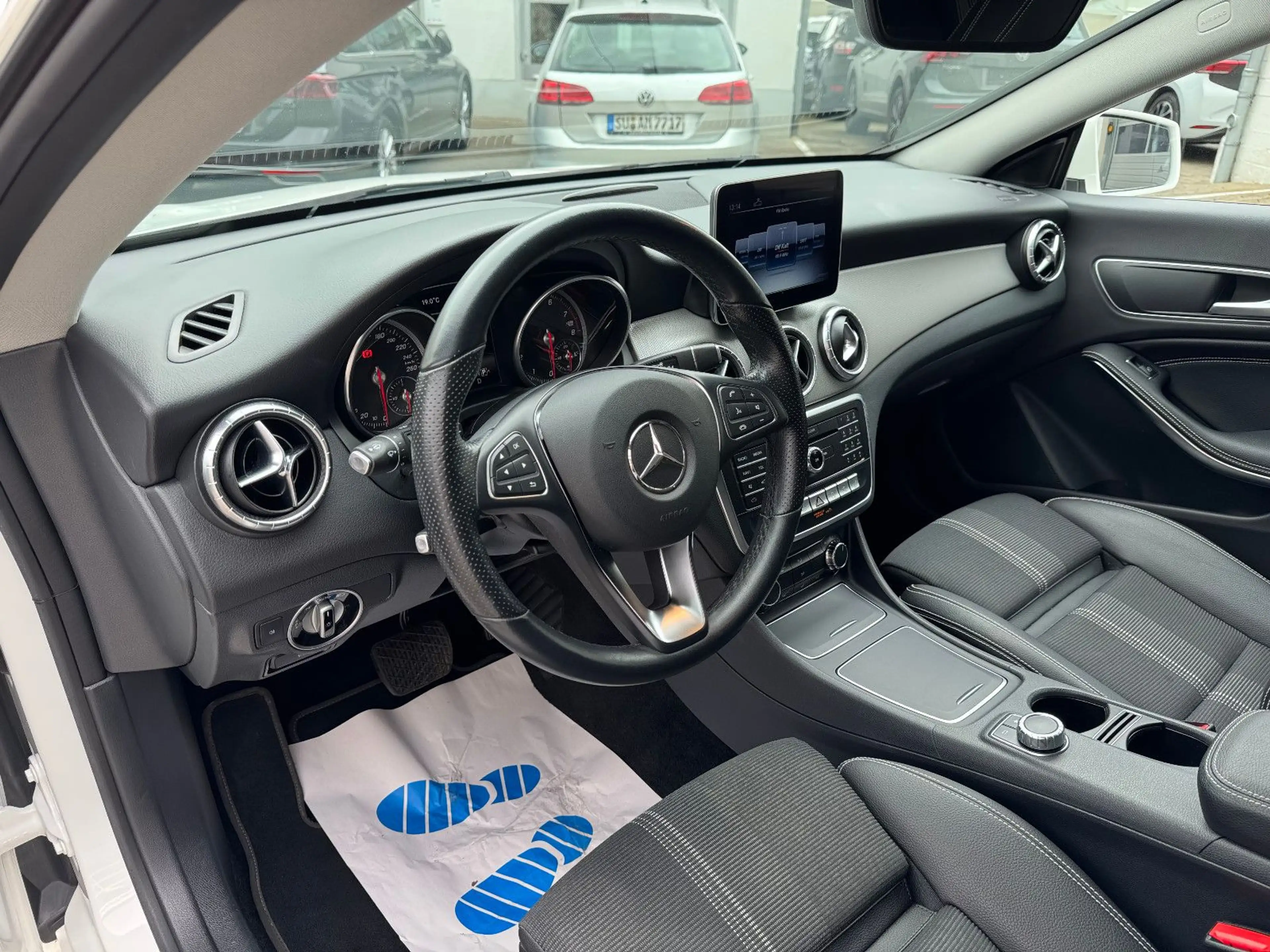 Mercedes-Benz CLA 180 CLA 180 DCT Shooting Brake|AHK|Navi|SHZ|LED|Kame — photo 10