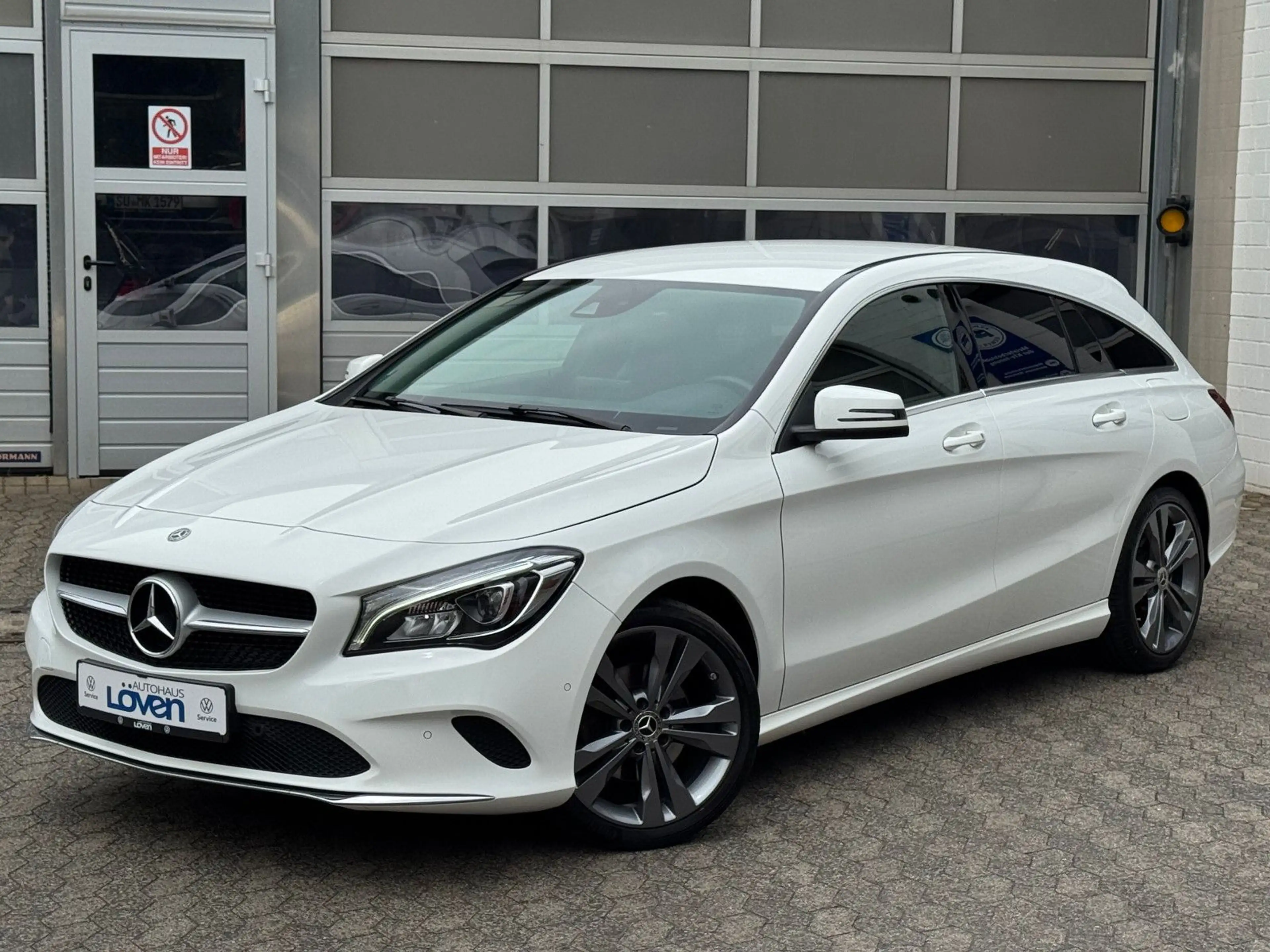Mercedes-Benz CLA 180 CLA 180 DCT Shooting Brake|AHK|Navi|SHZ|LED|Kame