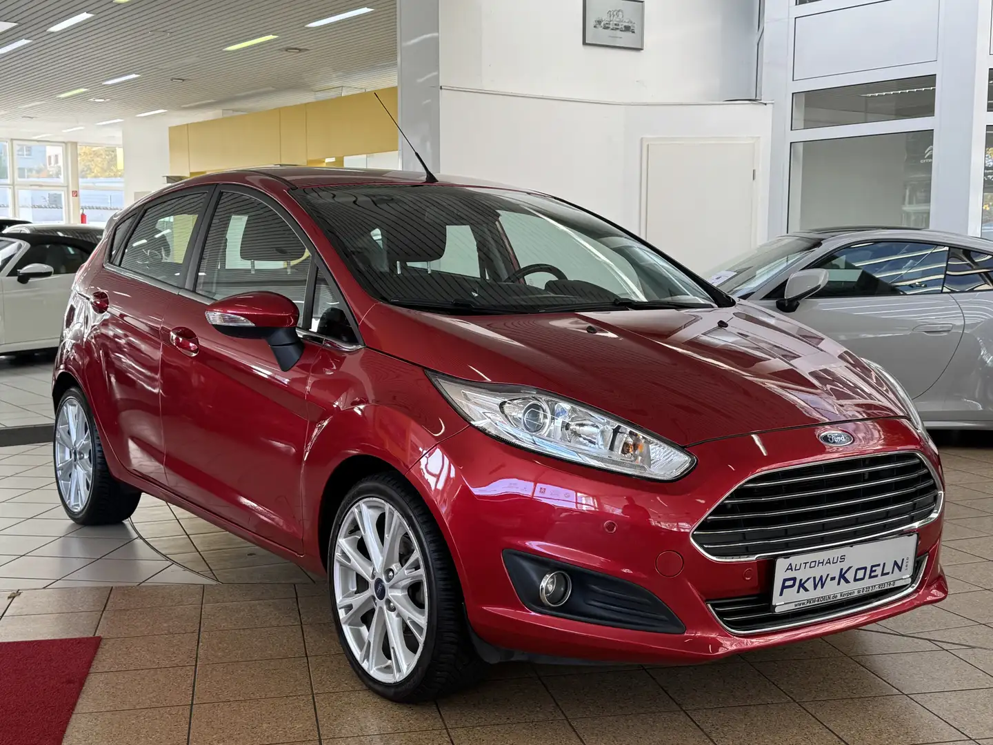 Ford Fiesta 1.0 EcoBoost Titanium*NAVi*KAMERA*SiTZHG* Rouge - 2