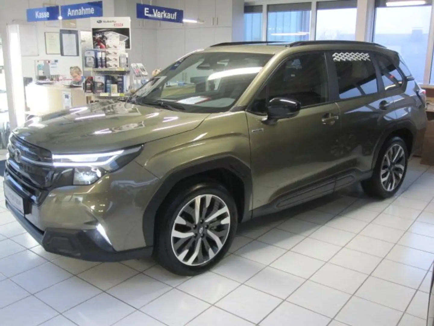 Subaru Forester 2.0ie PLATINUM*4X4*NEUE FORESTER*360*5 J. GARANTIE Grün - 1
