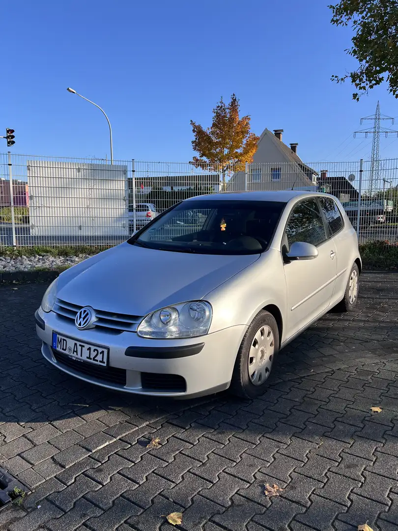 Volkswagen Golf 1.6 Trendline - 1