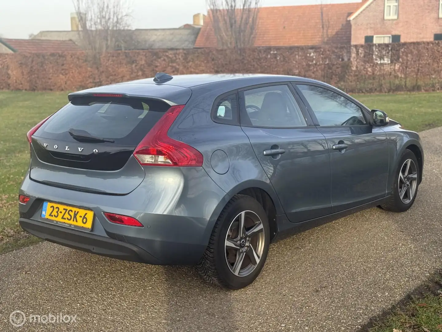 Volvo V40 1.6 D2 Summum|Airco|apk|Navigatie Blau - 2