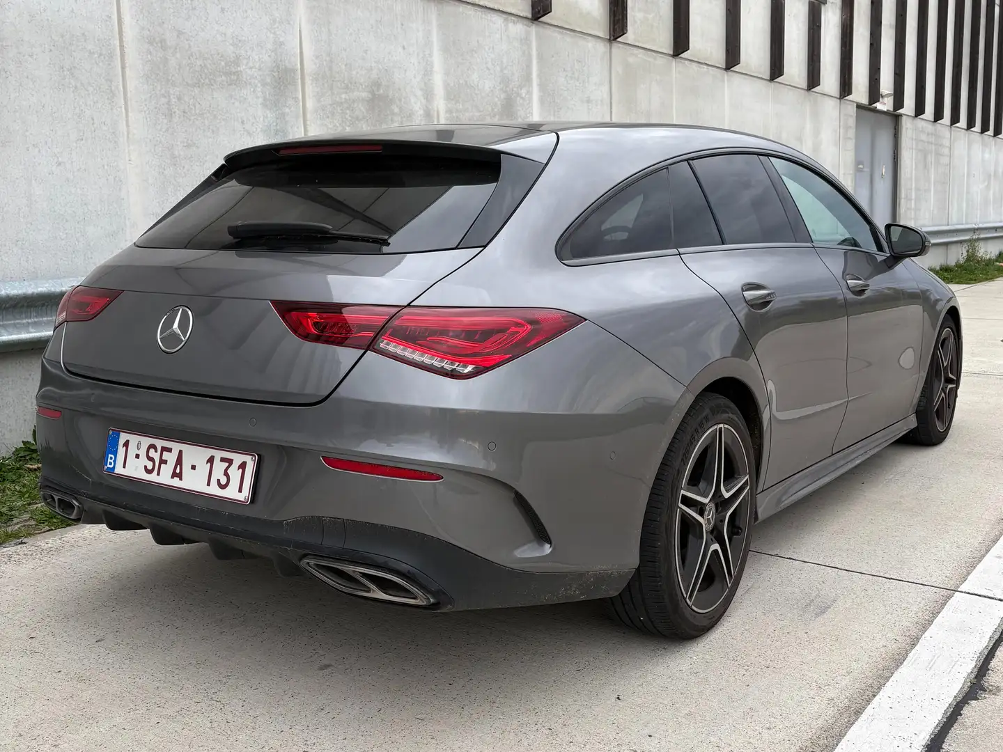 Mercedes-Benz CLA 200 CLA 200 d 4Matic Shooting Brake 8G-DCT AMG Line Gris - 2