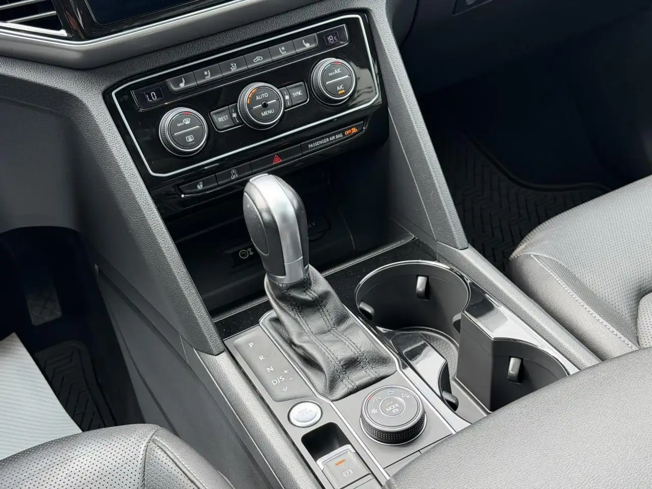 Volkswagen Atlas снимка Volkswagen Atlas