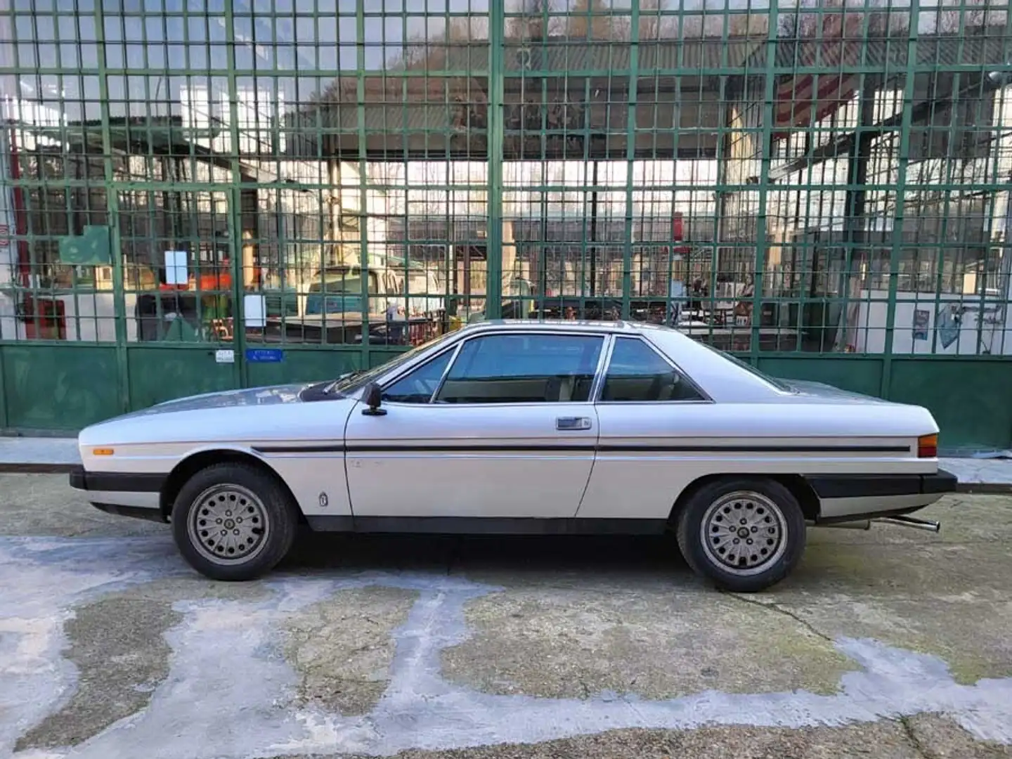 Lancia Gamma 2000 Coupè I Serie Argento - 2