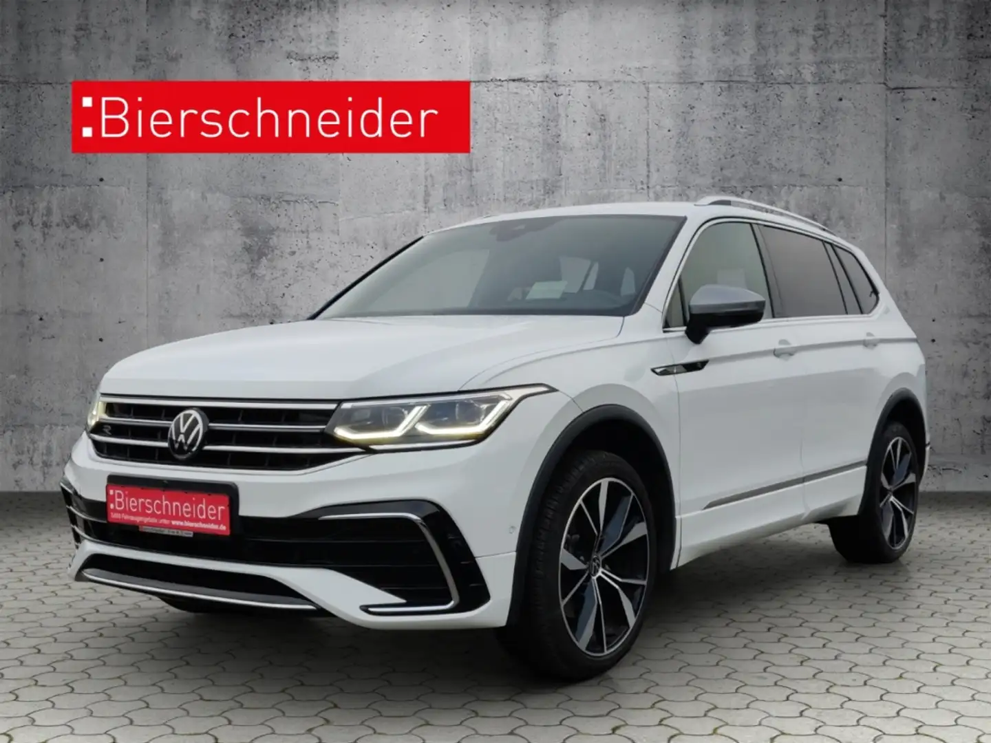 Volkswagen Tiguan Allspace 2.0 TDI DSG 4Mo. R-Line 7-SITZER AHK HUD 360°KAMER Weiß - 1