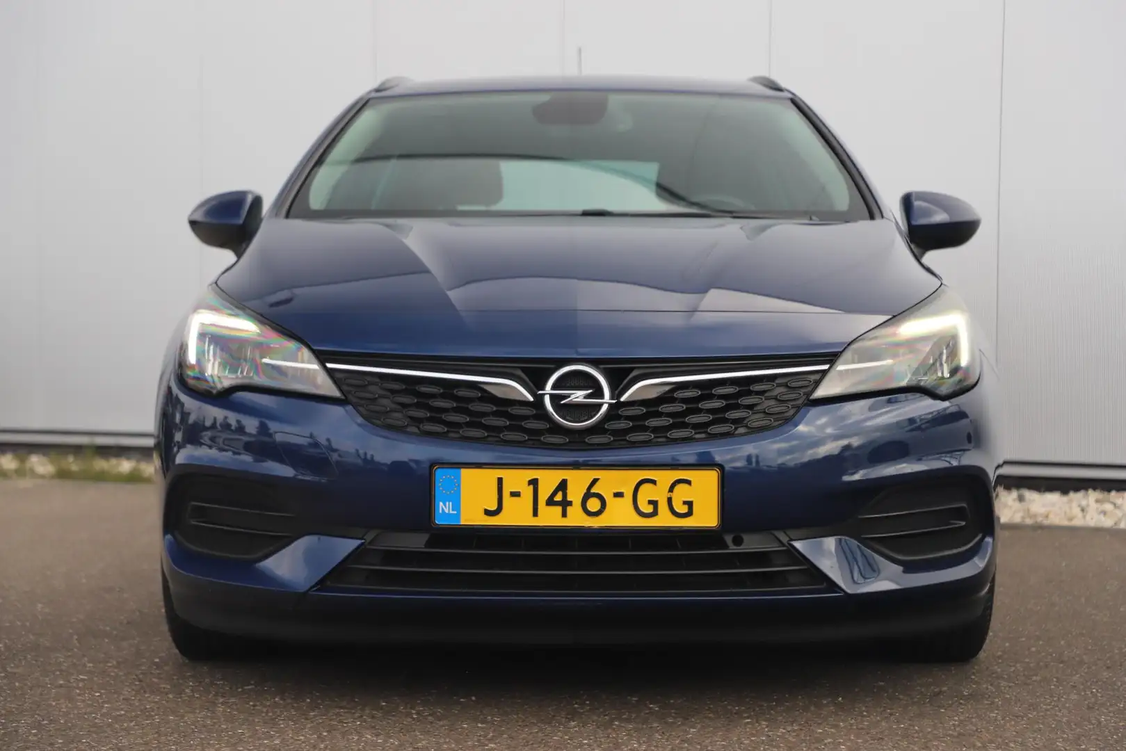 Opel Astra Sports Tourer 1.2 Edition 131PK Navigatie Carplay Blauw - 2