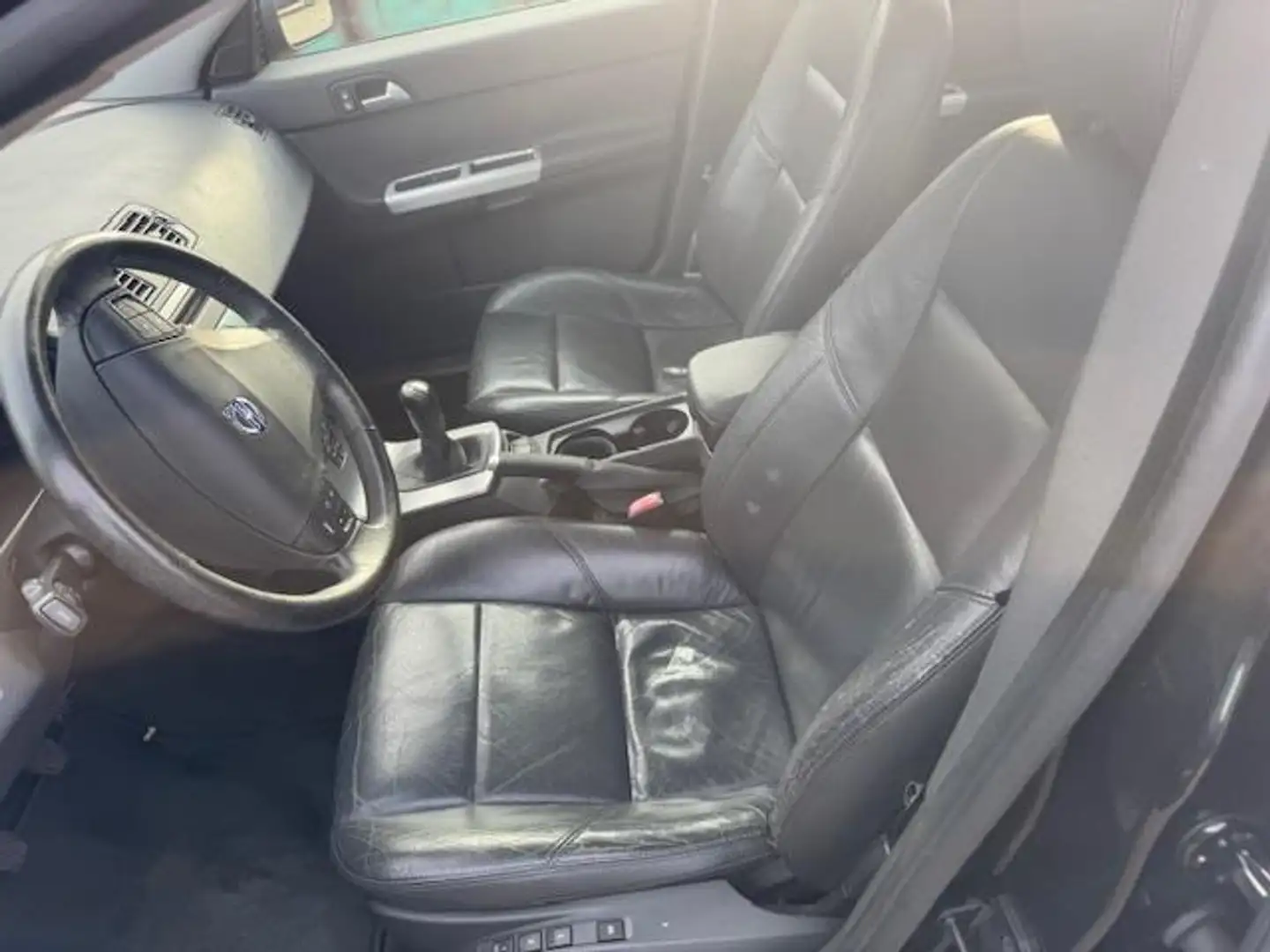 Volvo V50 2.4i Exclusive, '04, nette youngtimer met slechts Schwarz - 2