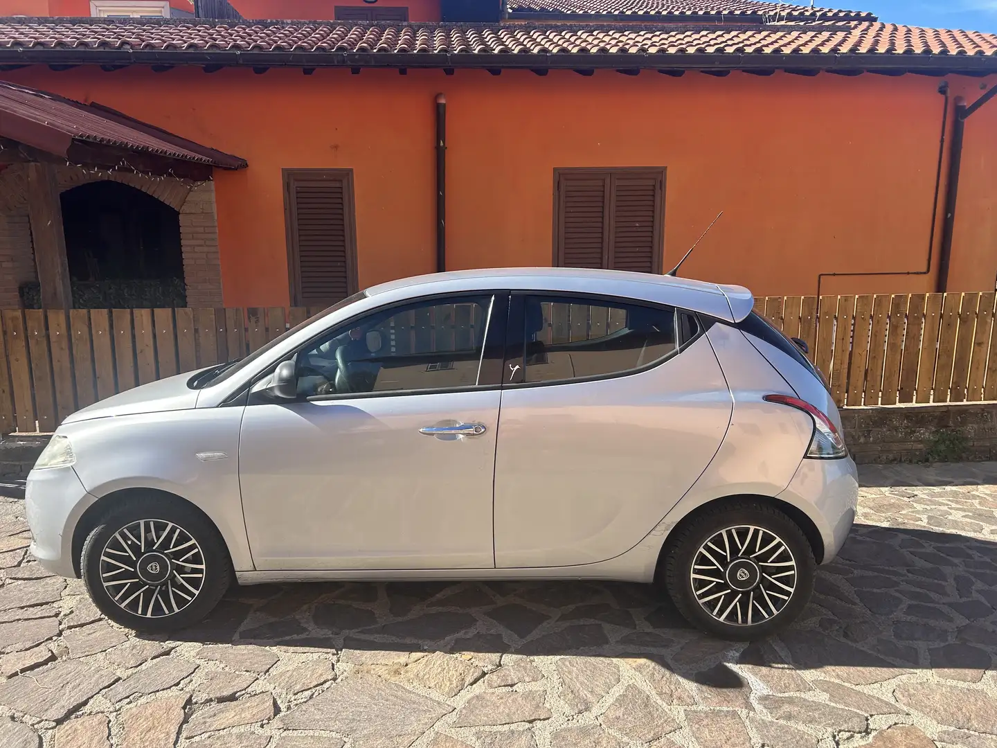 Lancia Ypsilon 1.2 8v Gold s&s 69cv - 1
