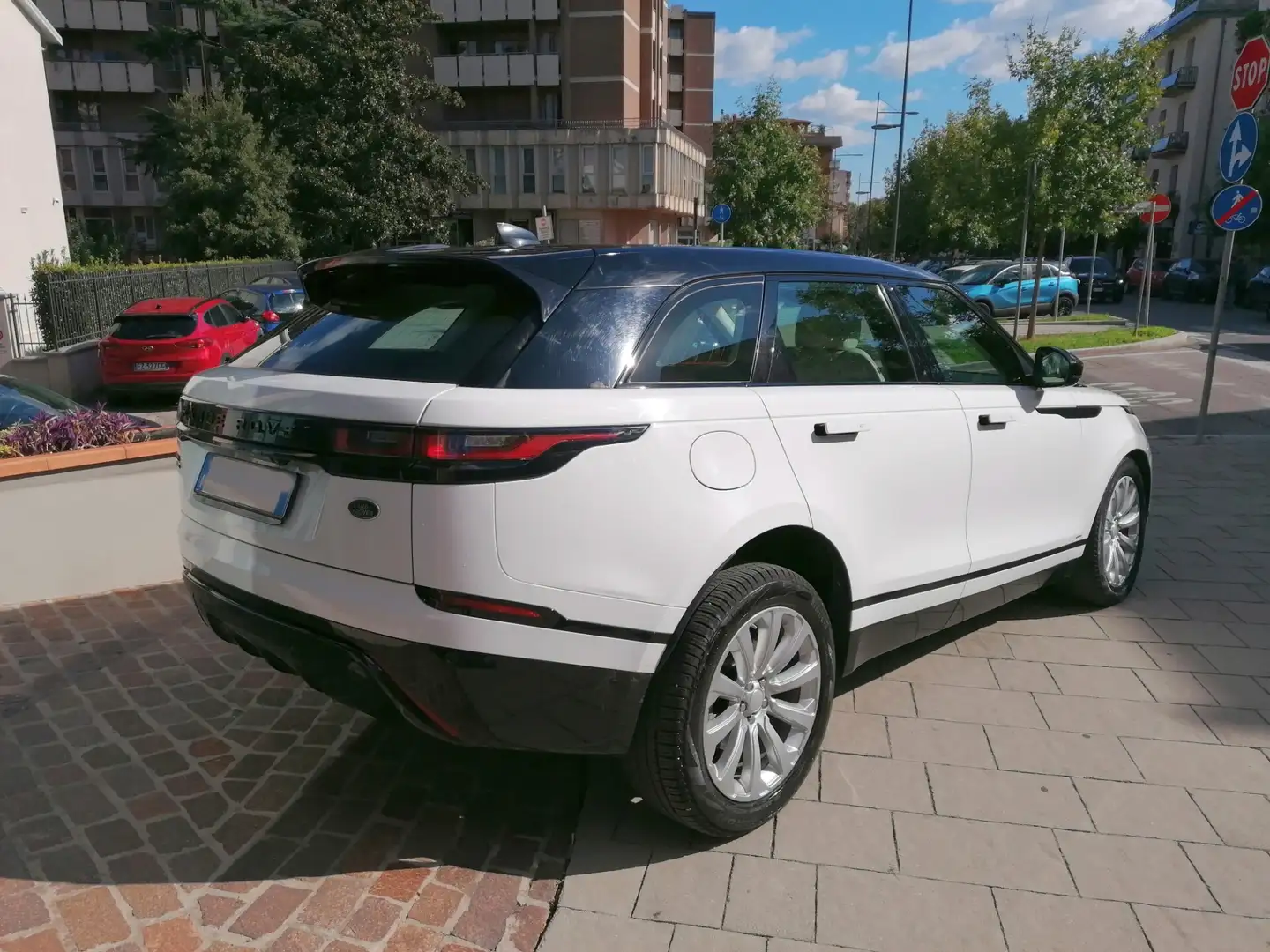 Land Rover Range Rover Velar Range Rover Velar 2.0 TD4 180 CV R-Dynamic Weiß - 2