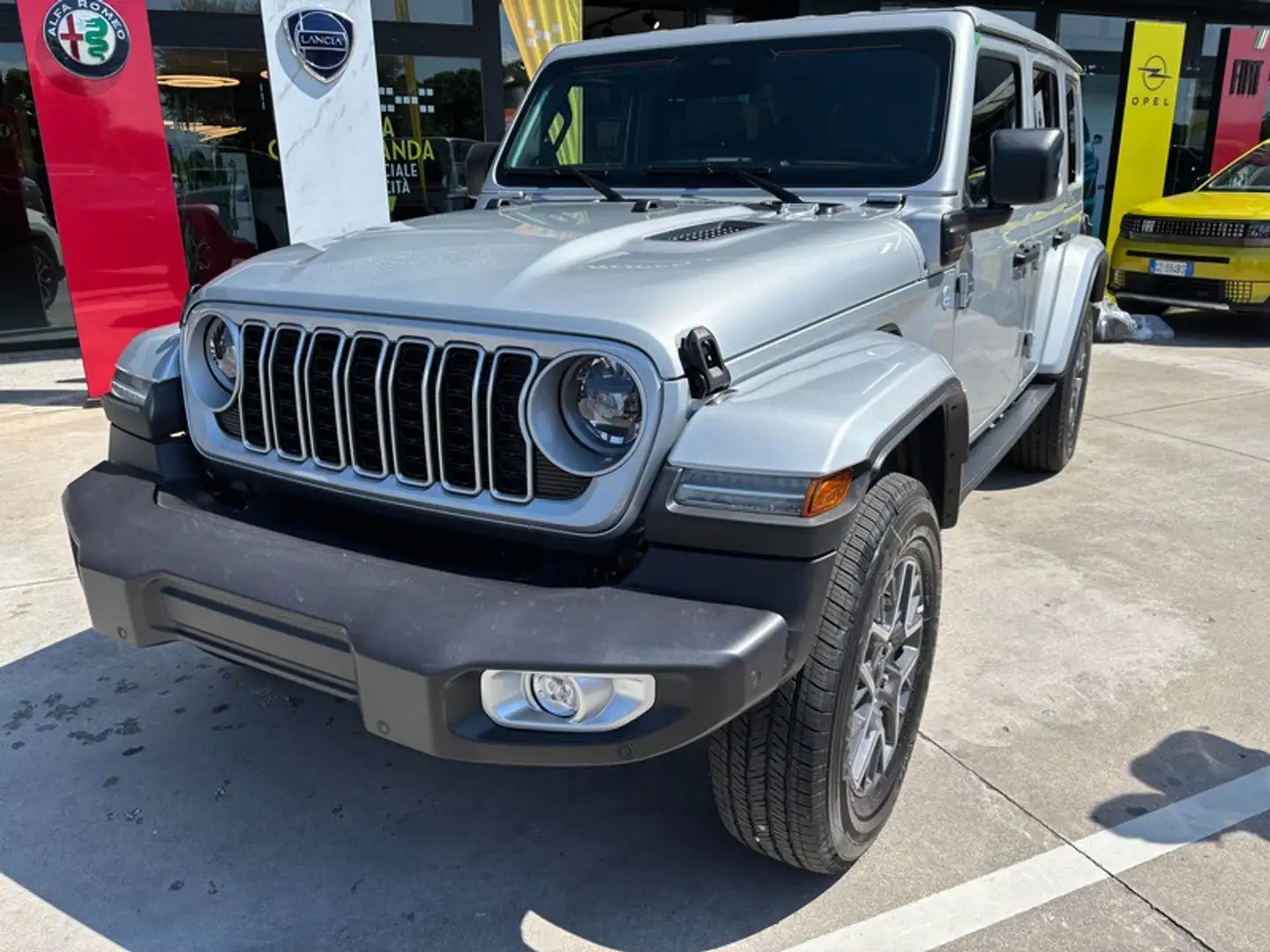 Jeep Wrangler Unlimited 2.0 ATX PHEV Sahara Argento - 1