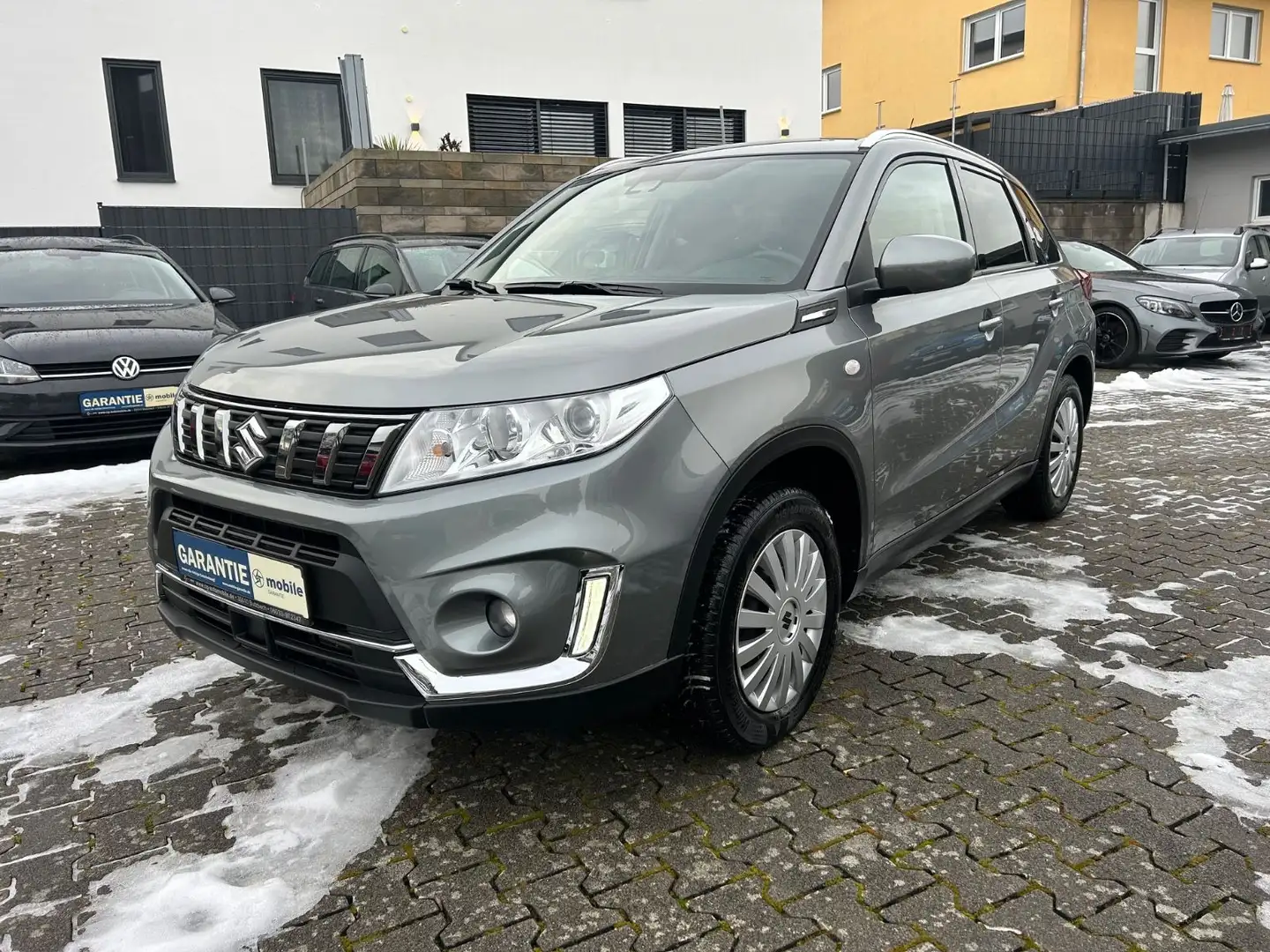 Suzuki Vitara Comfort Allgrip + abn. Anhängerkupplung Gris - 1