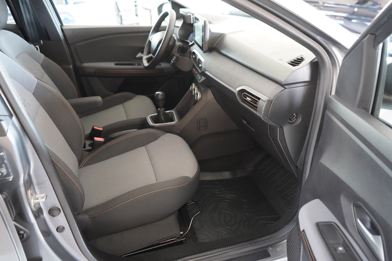 Dacia Jogger Extreme R-KAMERA / KLIMA / TEMPOMAT / PDC — photo 8