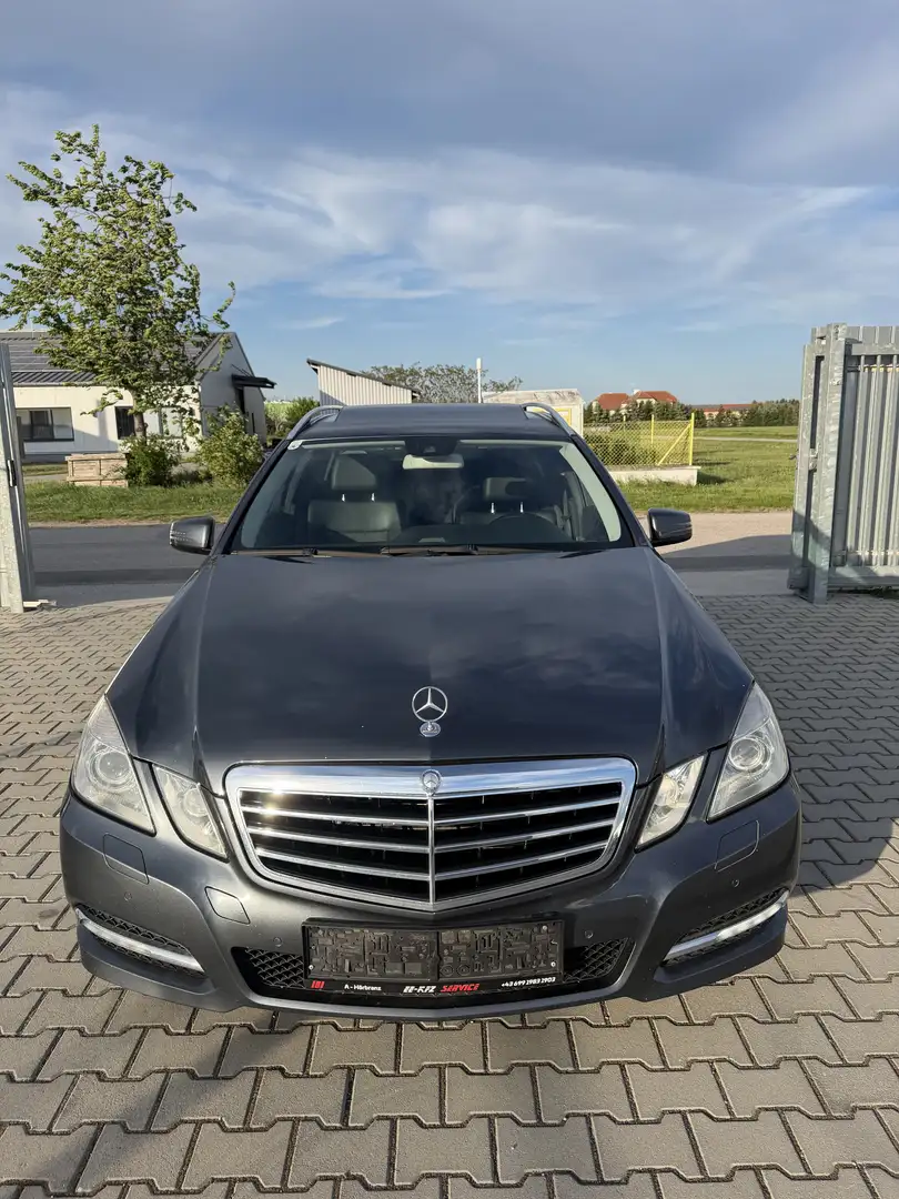Mercedes-Benz E 350 T Avantgarde CDI Aut. Grau - 2