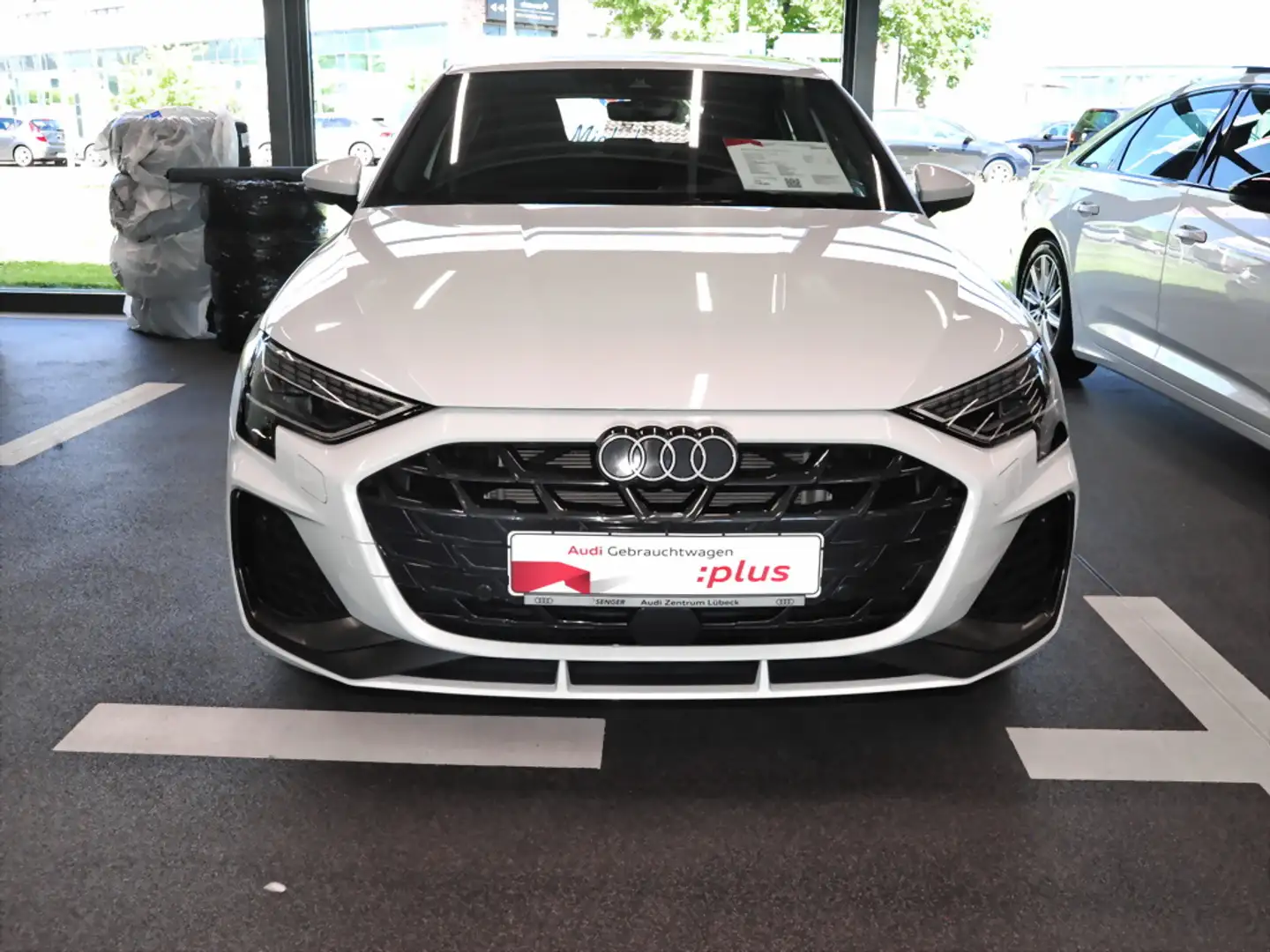 Audi A3 Limousine S line 30 TFSI Connectivity-Paket Weiß - 2