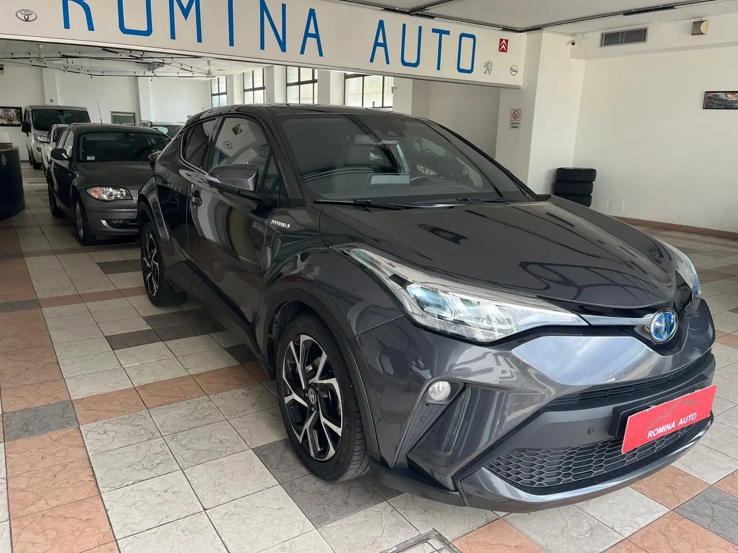 Toyota C-HR C-HR 1.8h Trend e-cvt ADATTA AI NEOPATENTATI Gris - 1