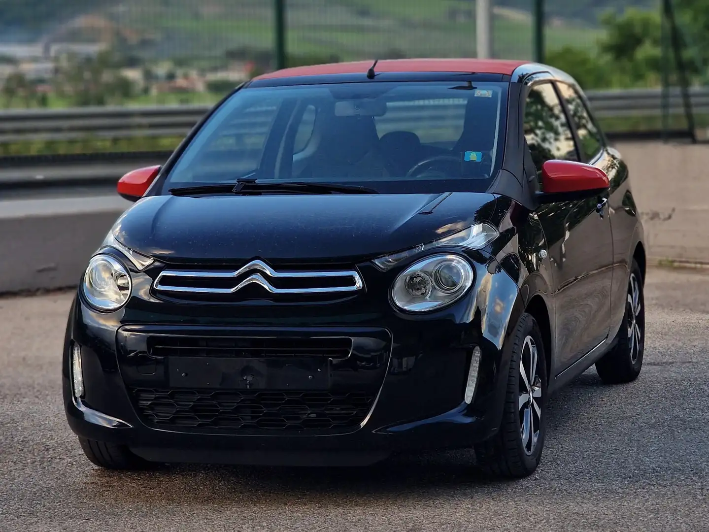 Citroen C1 Airscape 3p 1.2 puretech Shine Negro - 1