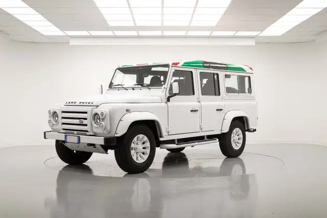 Land Rover Defender 110 2.4 TD4 Hard Top SE N1 autocarro