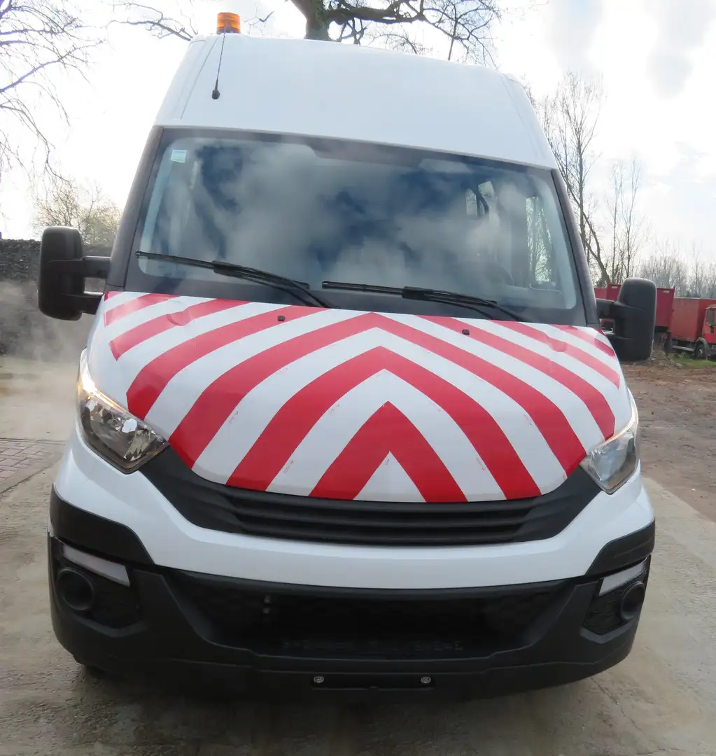 Iveco Daily 35S14 Blanc - 2