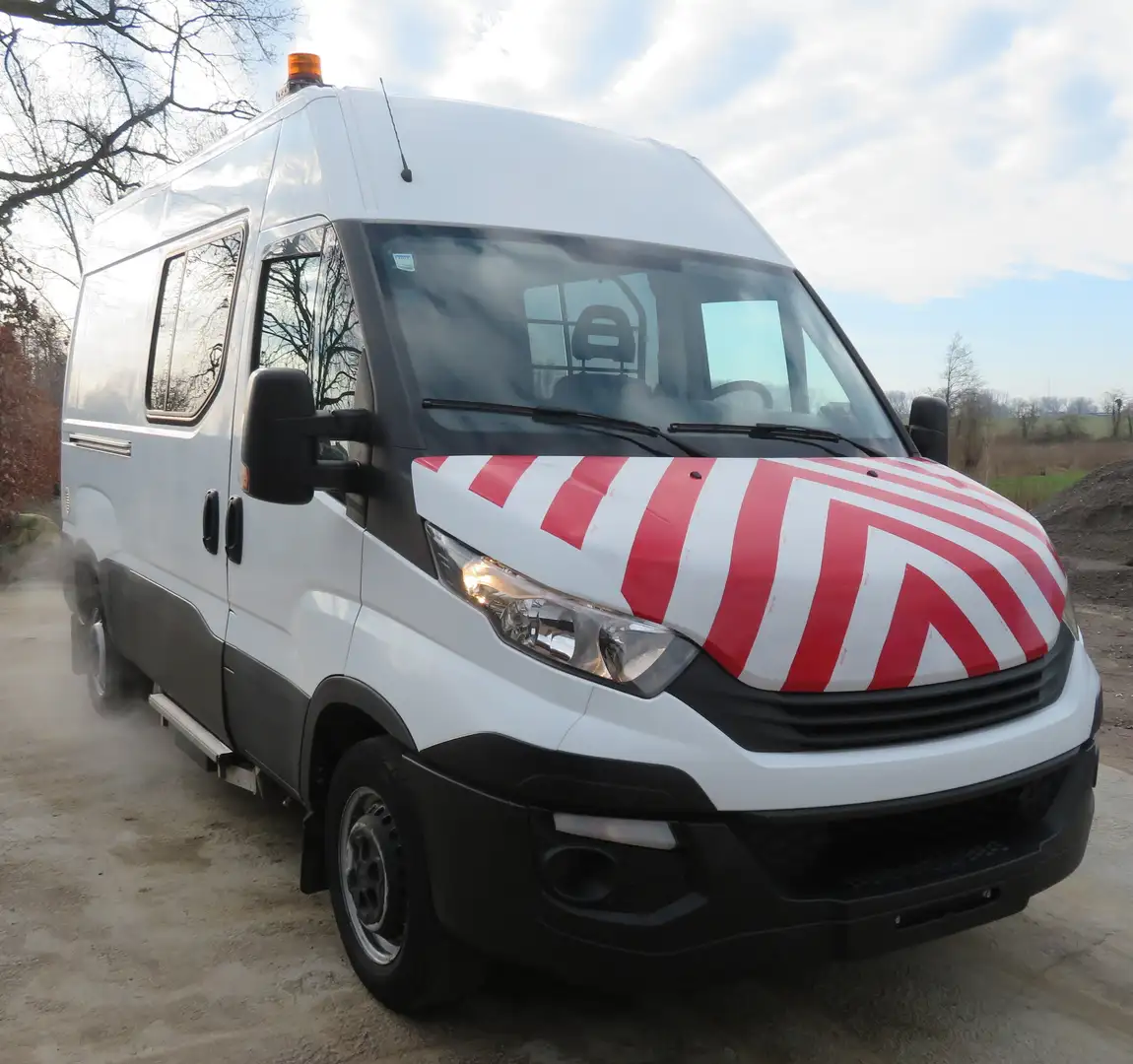 Iveco Daily 35S14 White - 1
