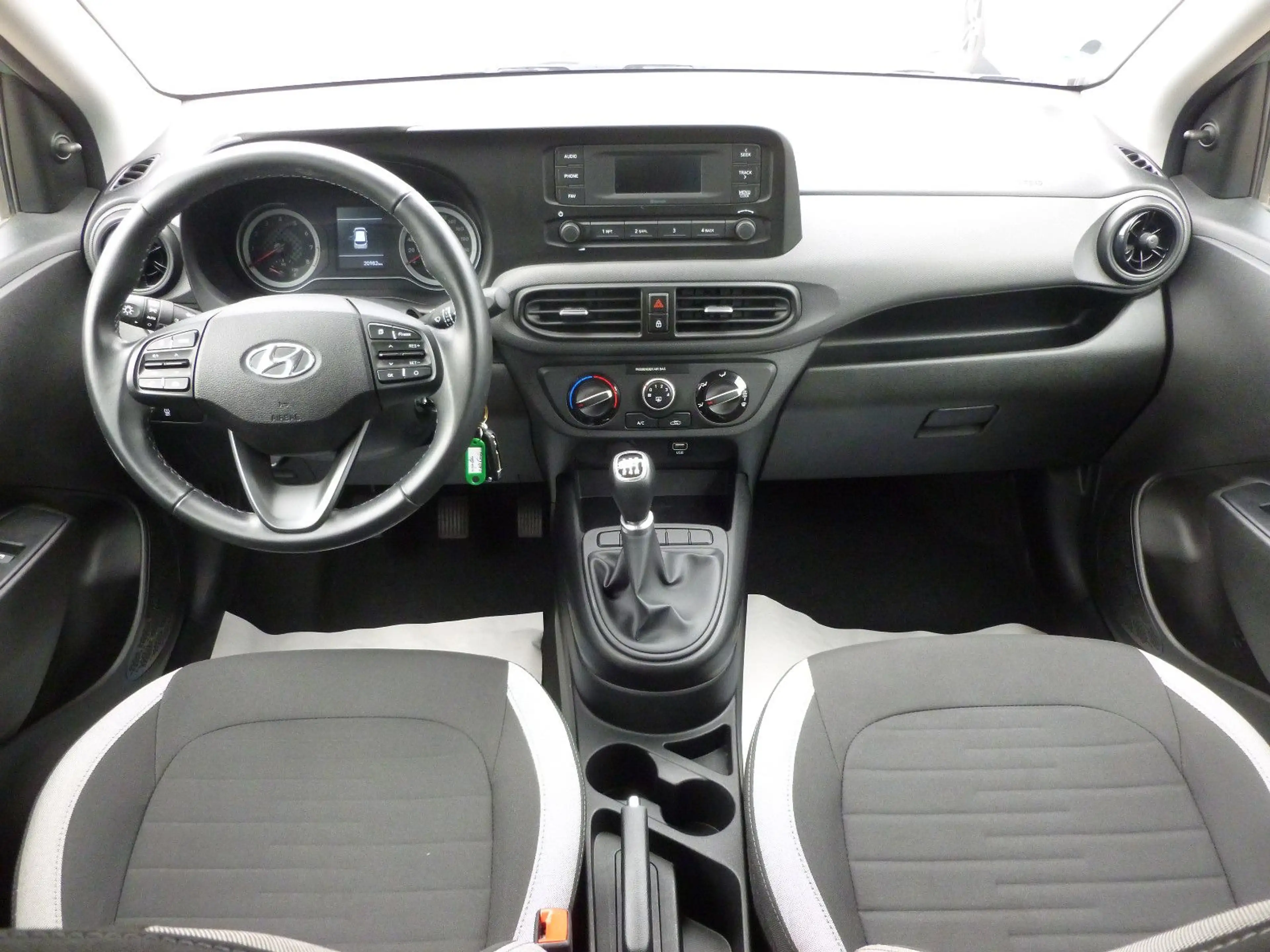 Hyundai i10 Spuhalteassistent/BT/DAB/Tempomat/Notbrems. — photo 15
