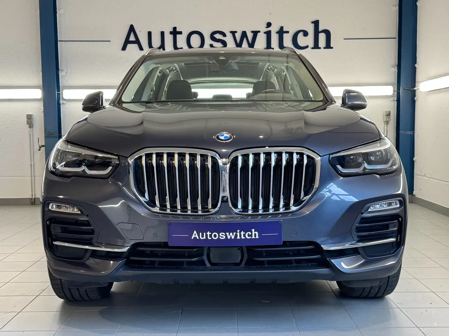 BMW X5 xDrive 45e - Pano/DrivAss/Headup/ComfSeat/Trekh/.. Gris - 2