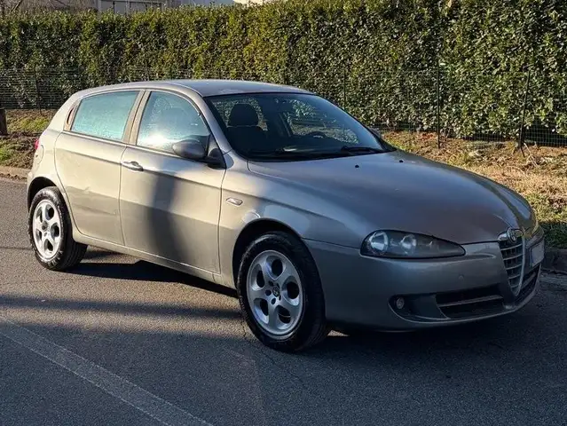 Alfa Romeo 147 147 5p 1.6 ts 16v Progression c/CL 105cv