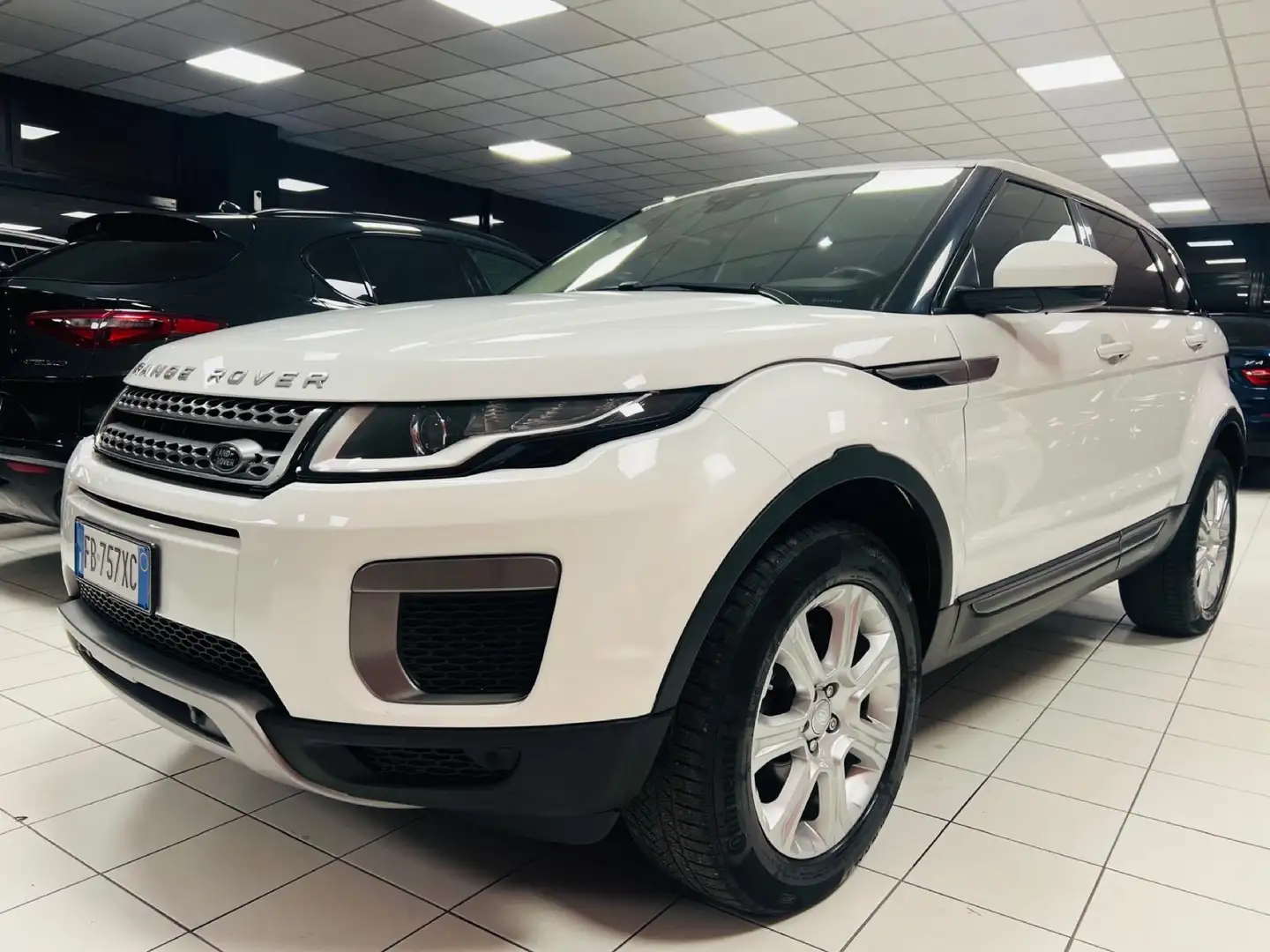 Land Rover Range Rover Evoque *UNIPROPRIETARIO*DISTRIBUZIONE 2025*TAGLIANDI* Bílá - 2