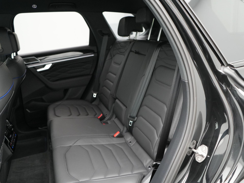 Volkswagen Touareg 3.0 R TSi 462 PK eHybrid 4MOTION | LED Matrix IQ | — photo 13