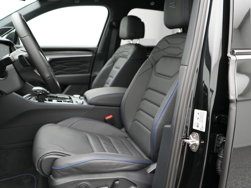 Volkswagen Touareg 3.0 R TSi 462 PK eHybrid 4MOTION | LED Matrix IQ | — photo 12