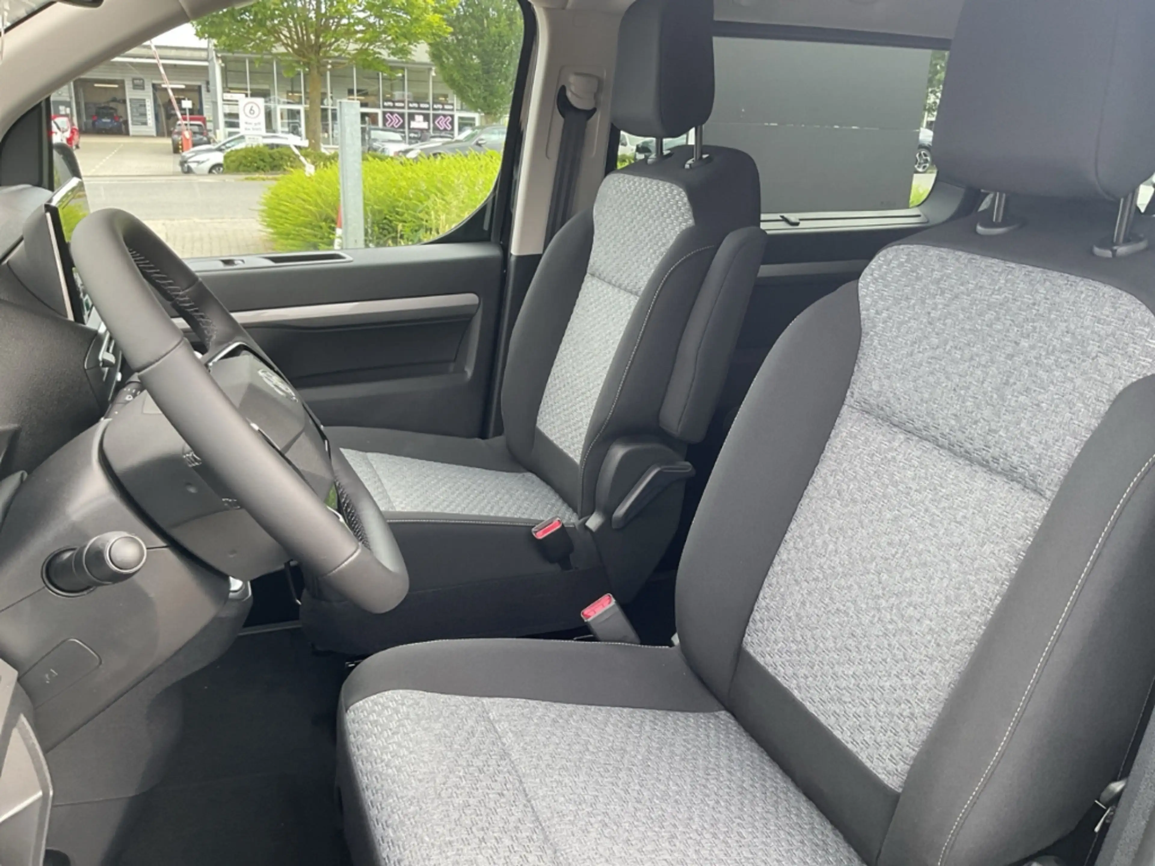 Toyota Proace Verso L2 Teamplayer ANHÄNGERKUPPLUNG Navi LED ACC — photo 8