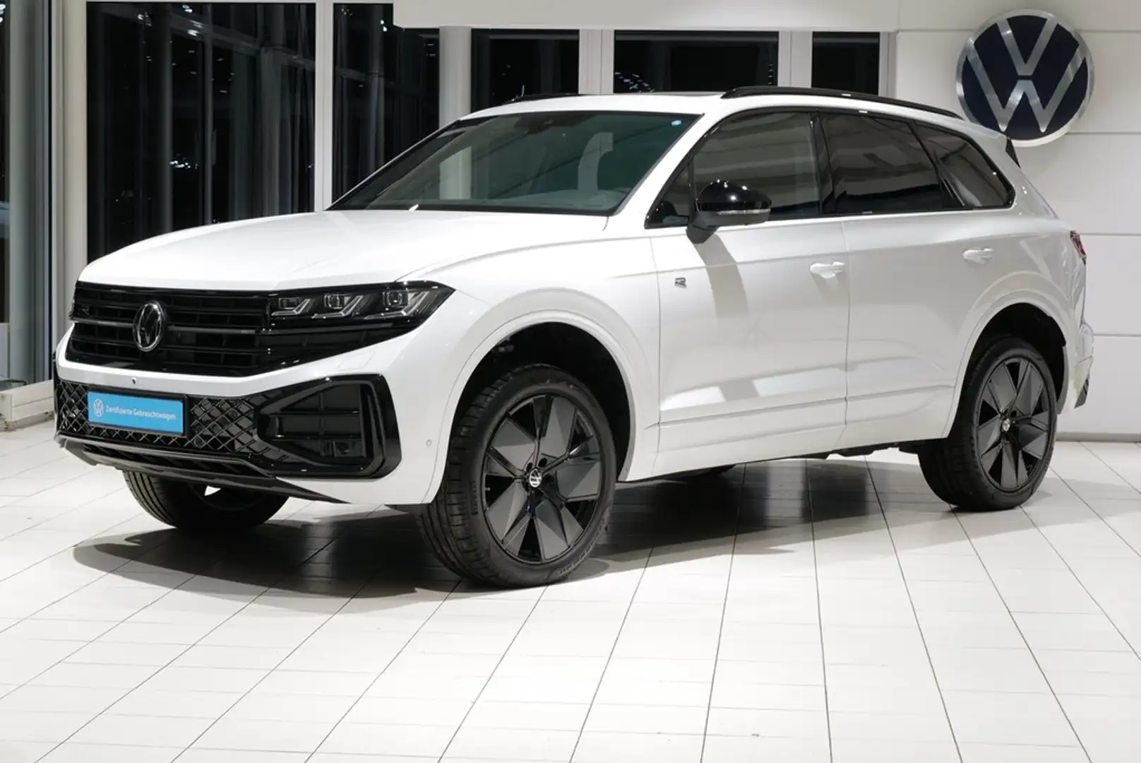 Volkswagen Touareg 3.0TDI R-Line BlackStyle Wankstabi StdHz 360° P... Weiß - 2
