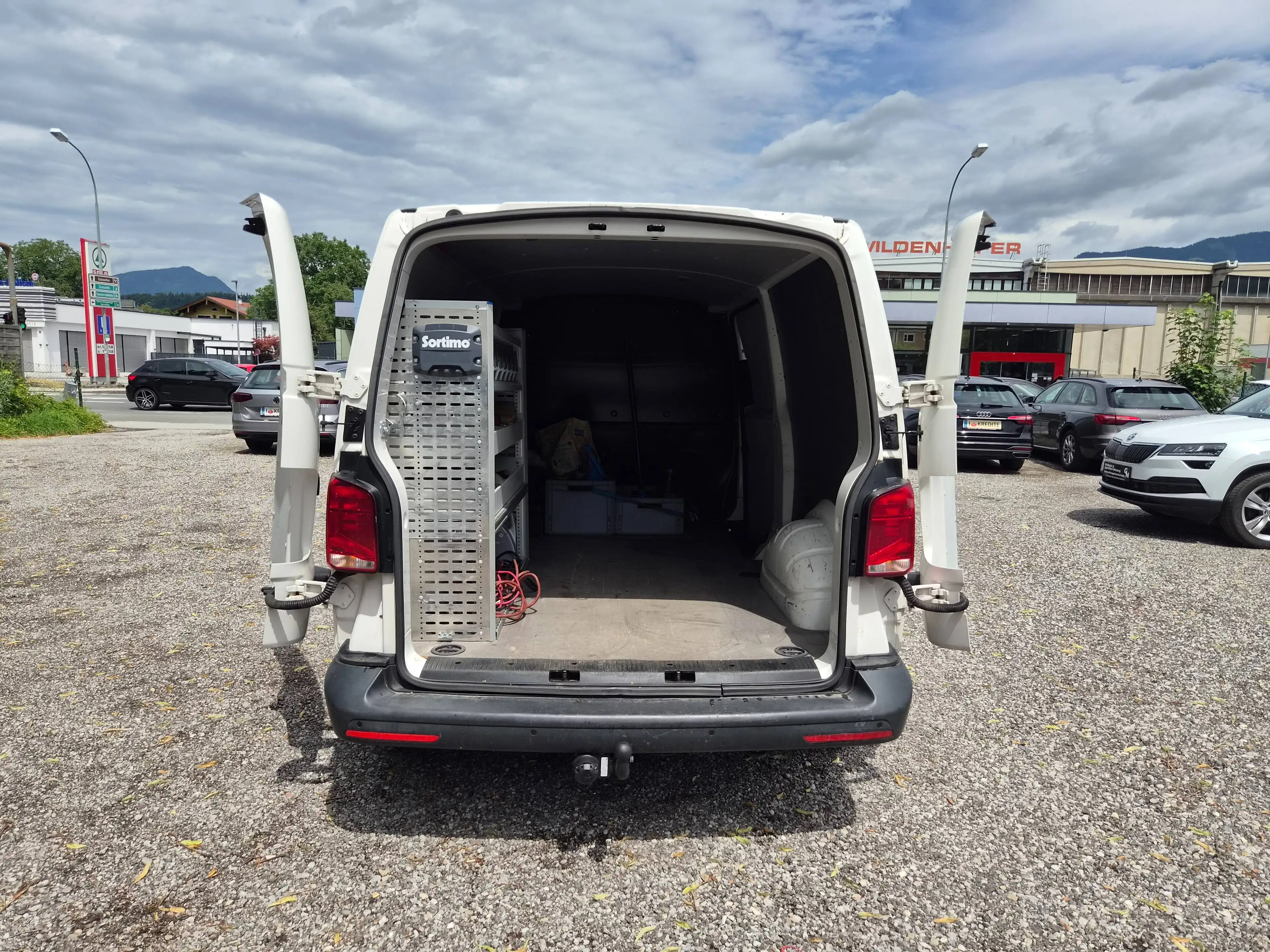Volkswagen T6.1 Transporter FWD lang — photo 13