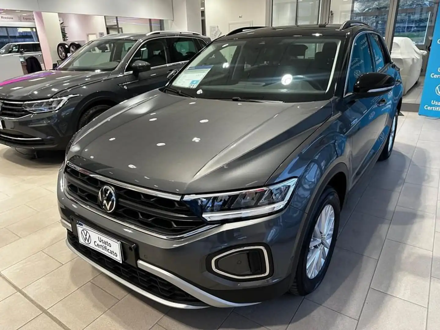 Volkswagen T-Roc 2.0 TDI SCR 150 CV DSG Life Grigio - 2