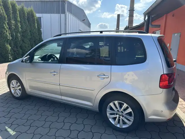 Volkswagen Touran view 6