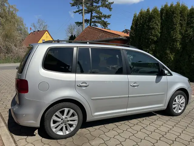 Volkswagen Touran view 4