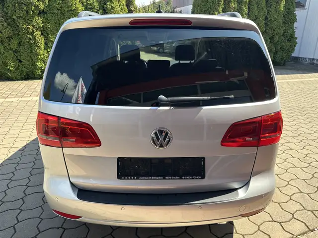 Volkswagen Touran view 5