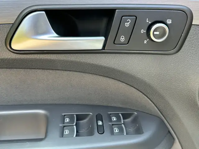Volkswagen Touran view 10