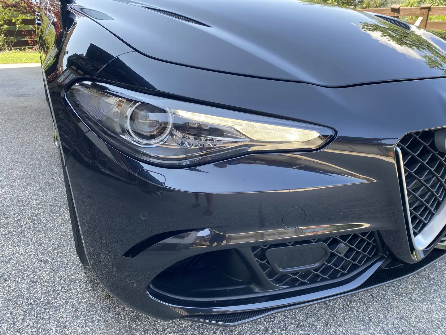 Alfa Romeo Giulia Quadrifoglio 2,9T V6 510 AT RWD Schwarz - 2