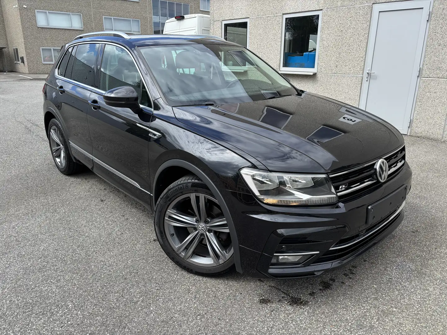 Volkswagen Tiguan 2.0 TDI SCR R LINE *CARPLAY*EURO6*CARPASS* Negro - 1
