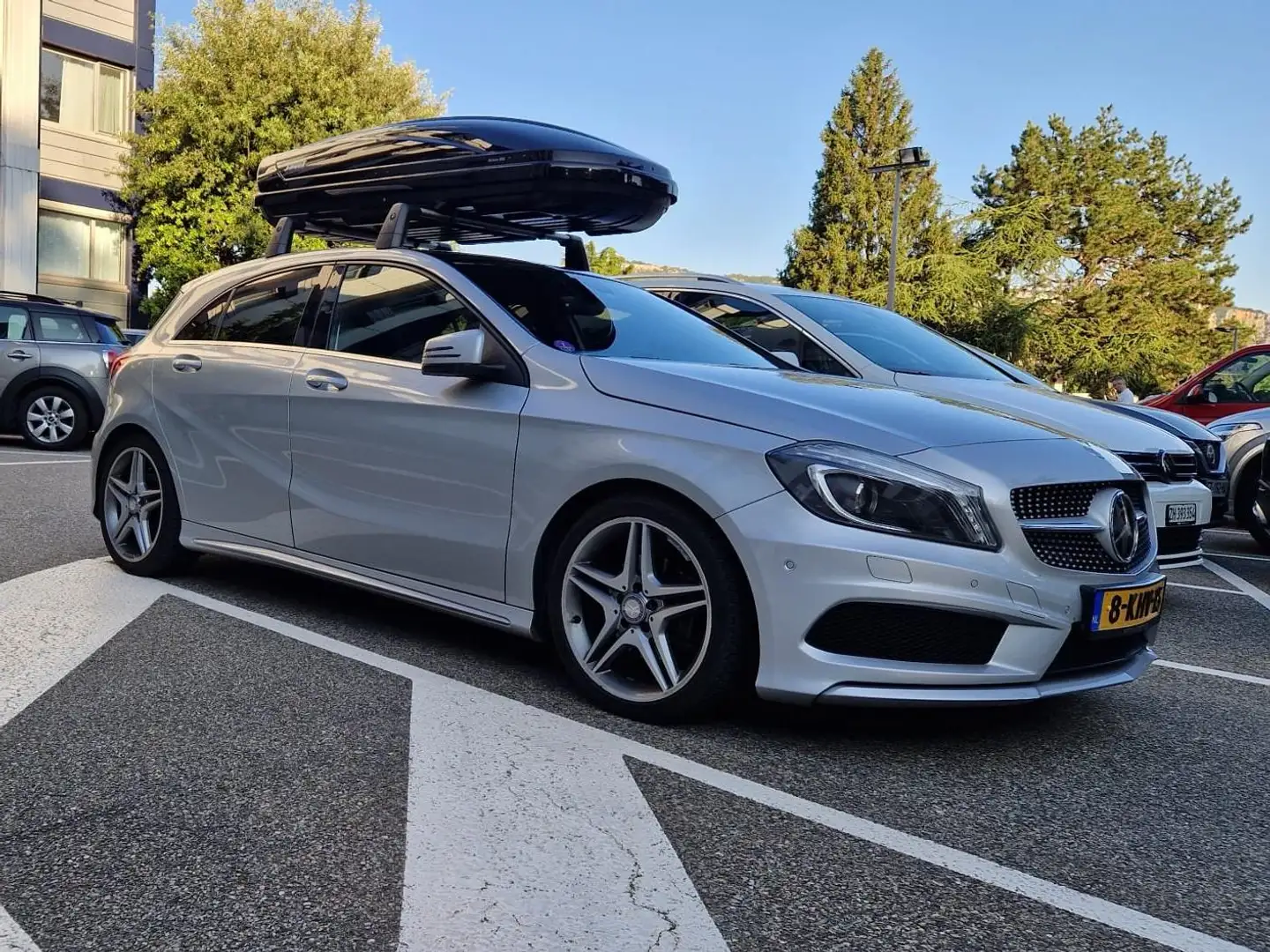 Mercedes-Benz A 180 AMG-LINE Zilver - 1