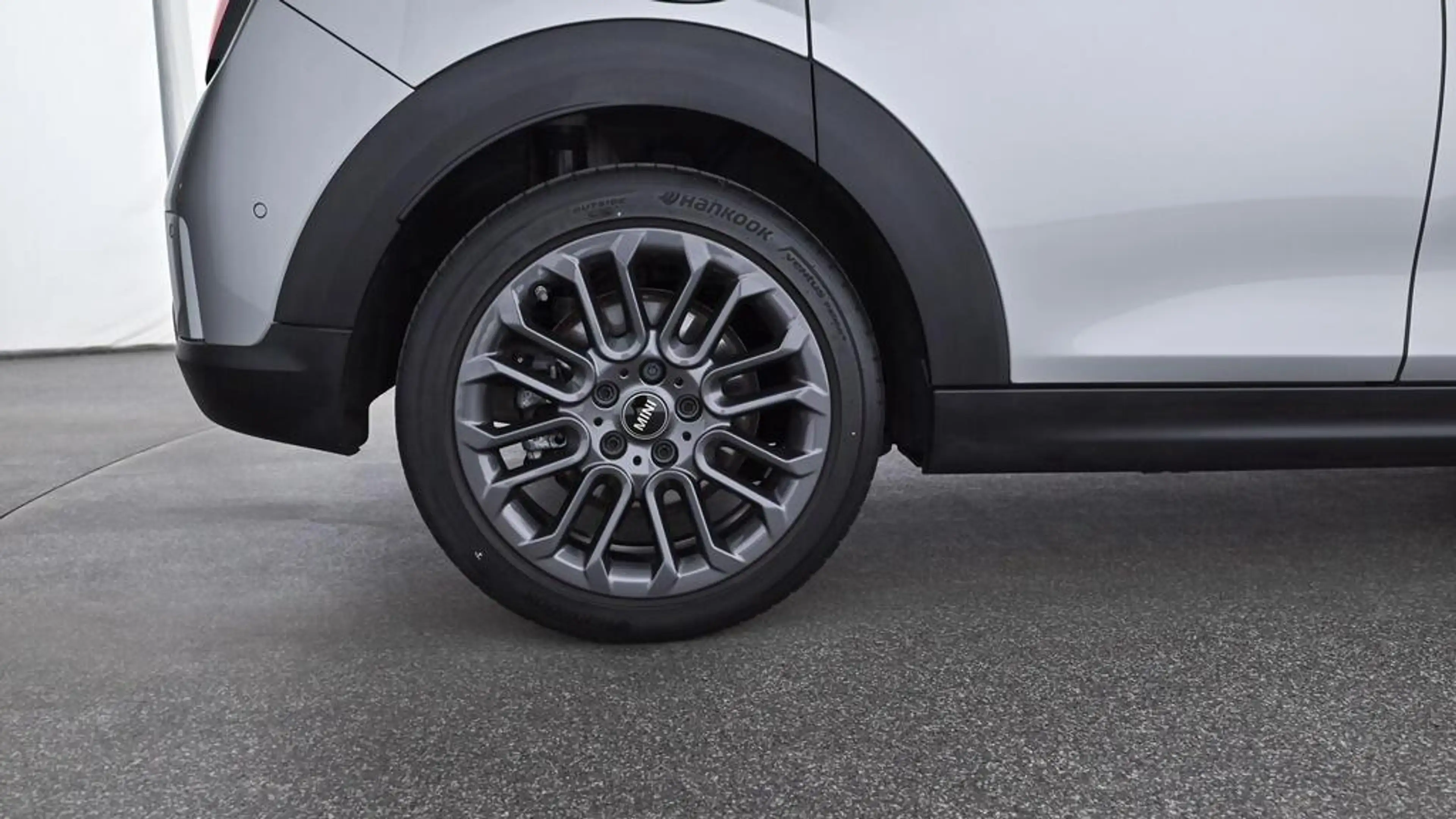 MINI Cooper C Favoured Trim — photo 10