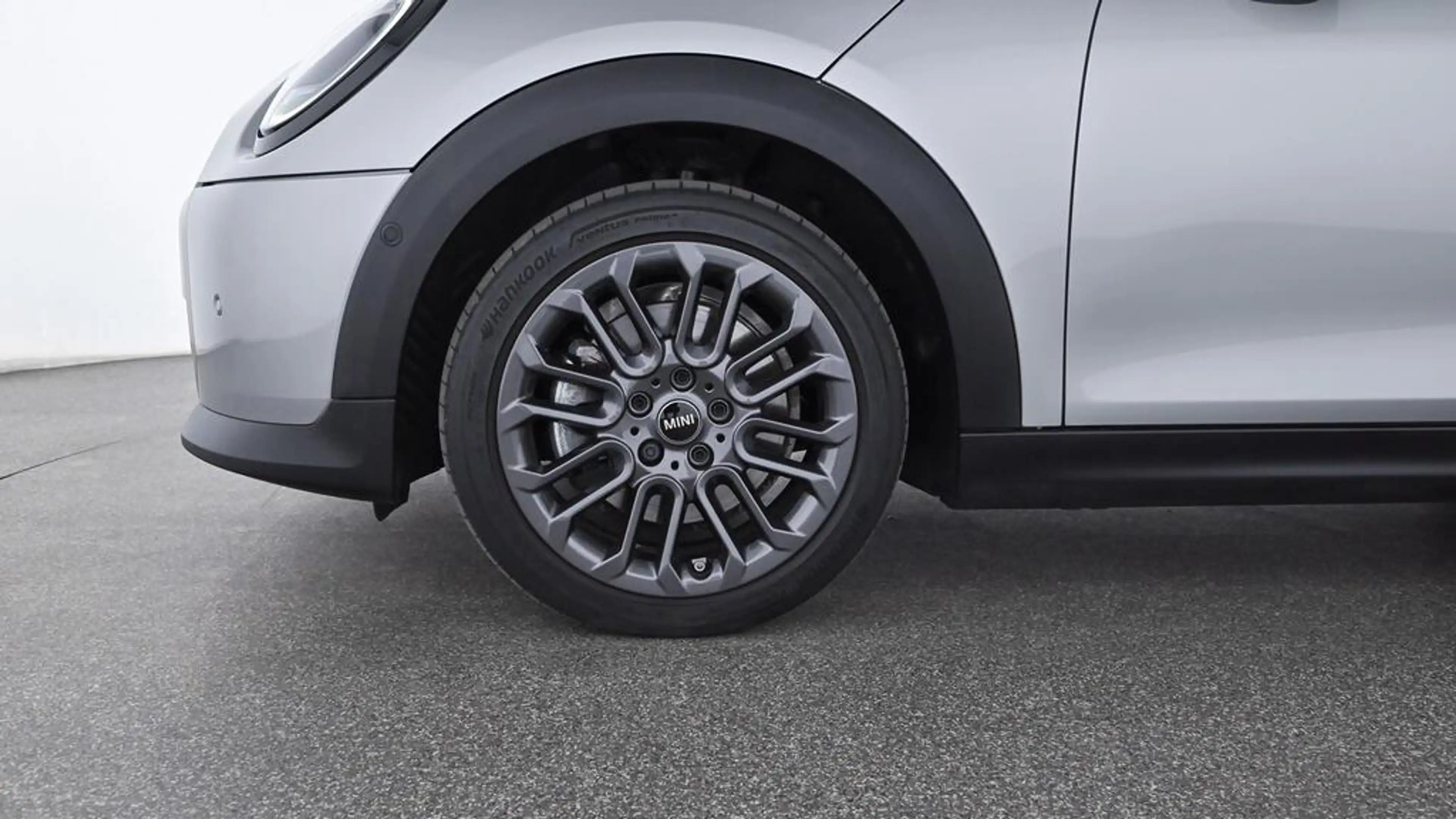 MINI Cooper C Favoured Trim — photo 9