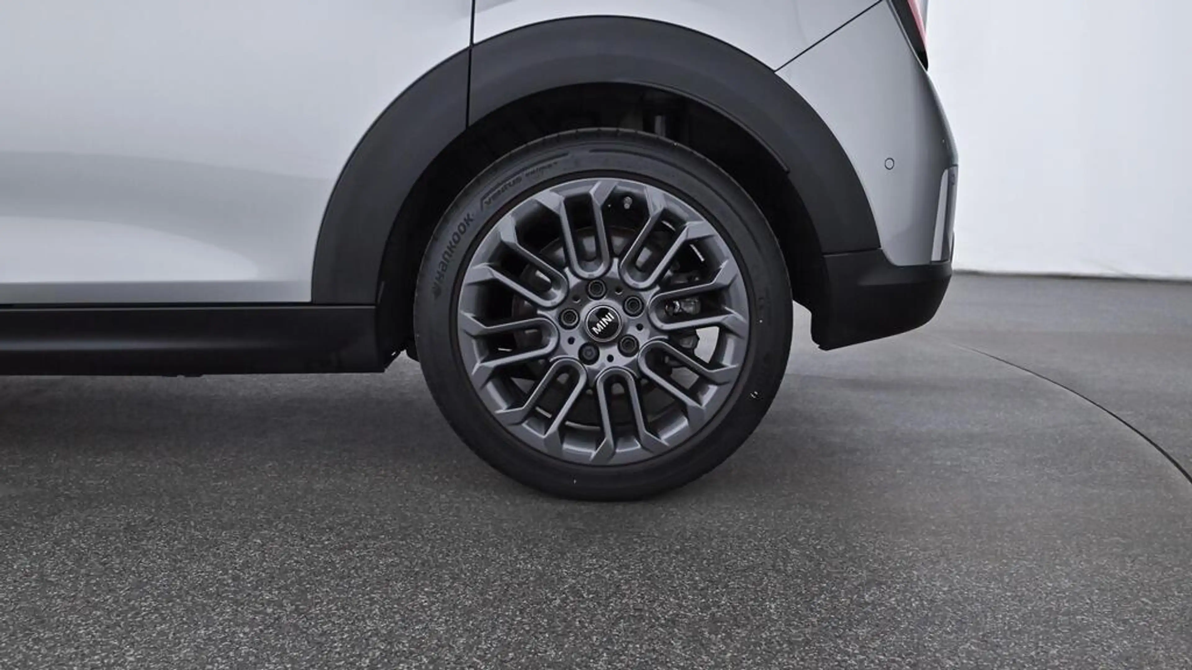 MINI Cooper C Favoured Trim — photo 11