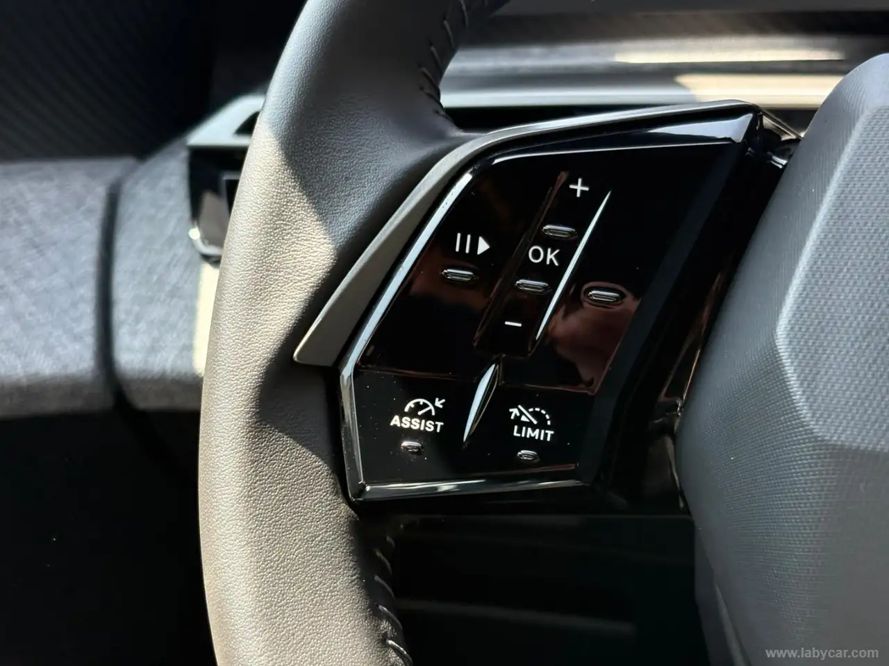 Peugeot 3008 Hybrid 136 e-DCS6 Allure 17