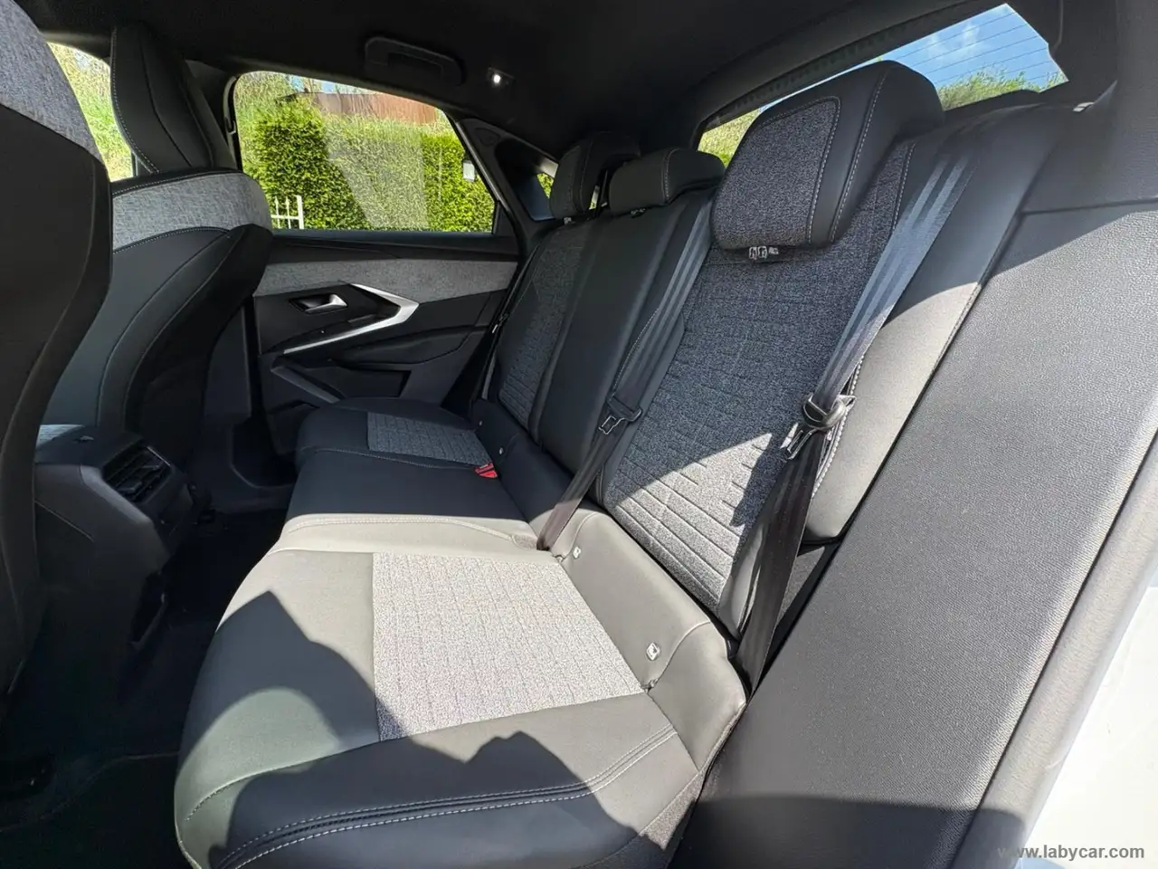 Peugeot 3008 Hybrid 136 e-DCS6 Allure 11